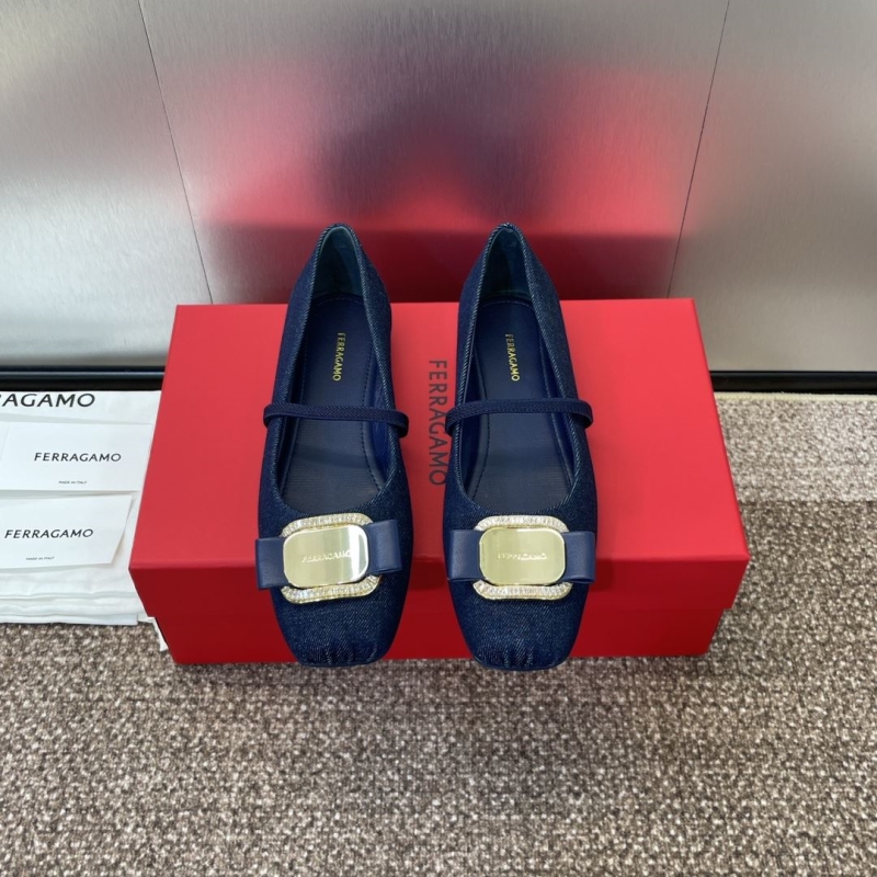 Ferragamo flat shoes